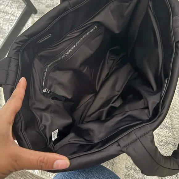 Tory Burch Britten puffy nylon tote Black - Picture 3 of 7